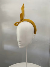Load image into Gallery viewer, Bow me over - yellow