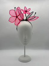 Load image into Gallery viewer, In full bloom