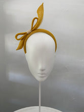 Load image into Gallery viewer, Bow me over - yellow