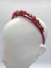 Load image into Gallery viewer, Beaded lady - pink
