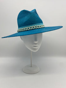 Wide brim