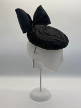 Load image into Gallery viewer, Fleur de lis