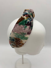 Load image into Gallery viewer, Forget-me-knot - Nanna’s Sofa